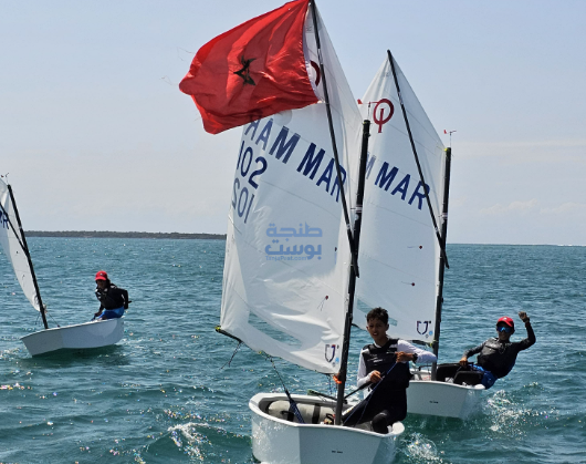 ✅ المغرب يتوج بطلاً لإفريقيا في بطولة الشراع لصنف “الأوبتمست” بتنزانيا